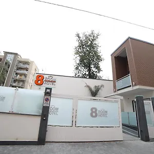 Szálloda 8room